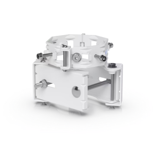 Corrosion-resistant pole mount that supp